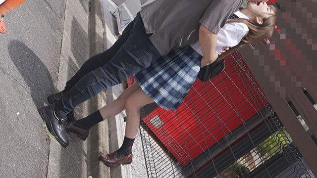 【リモバイ痴漢調教】ミニスカ女子校生が野外おもらし…中出しポルチオアクメ♡