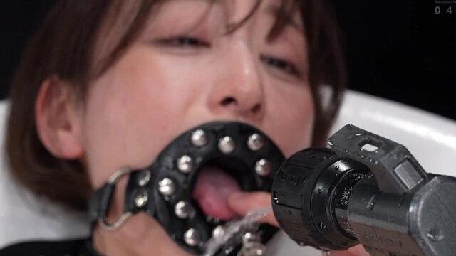 【喉乳首鬼畜調教】エステ志望美魔女が鬼畜オーナーに監禁されイラマ水責めゲロ風呂…超ドM覚醒の腹パン4P凌辱絶頂♡