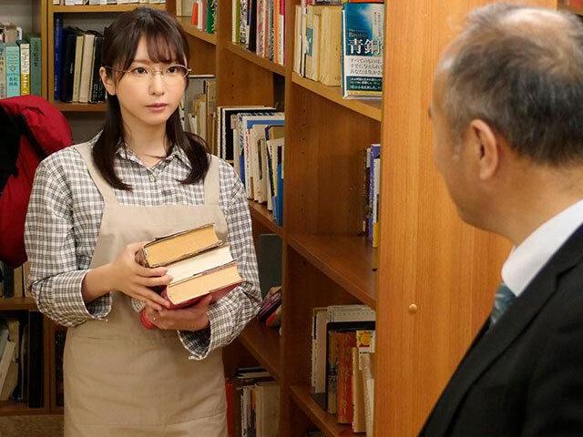 【社長室中出し】地味眼鏡秘書が愛人契約…欲情舌で貪り尽くす禁断の汗と接吻絶頂SEX♡