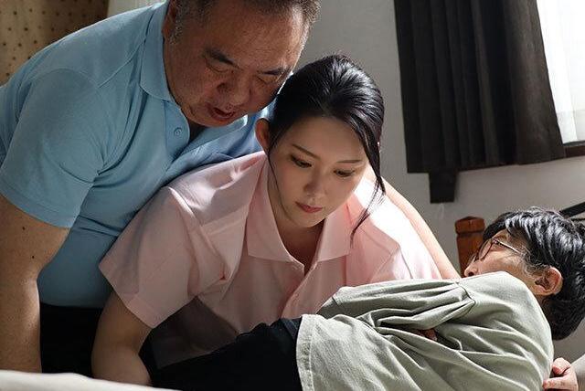 【セクハラ介護上司】資格取得パート妻の講習凌辱…義父介護の身が絶望アクメ連発！